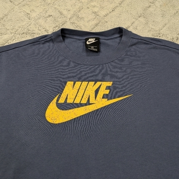Nike Shirt Women's 2X Blue Sportswear Icon Clash Graphic Logo Crop Sweat Top - Picture 3 of 9